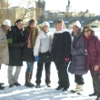 Foto de Yolanda - con las mismas 6 damas de Alcalá de Henares en el Barrio Pequeňo nevado ahora en invierno el día 30 de enero de 2010